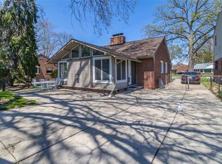 1752 W Sherwood Ct, Dearborn, MI 48124