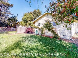 422 Pheasant Ln, Santa Rosa, CA 95403