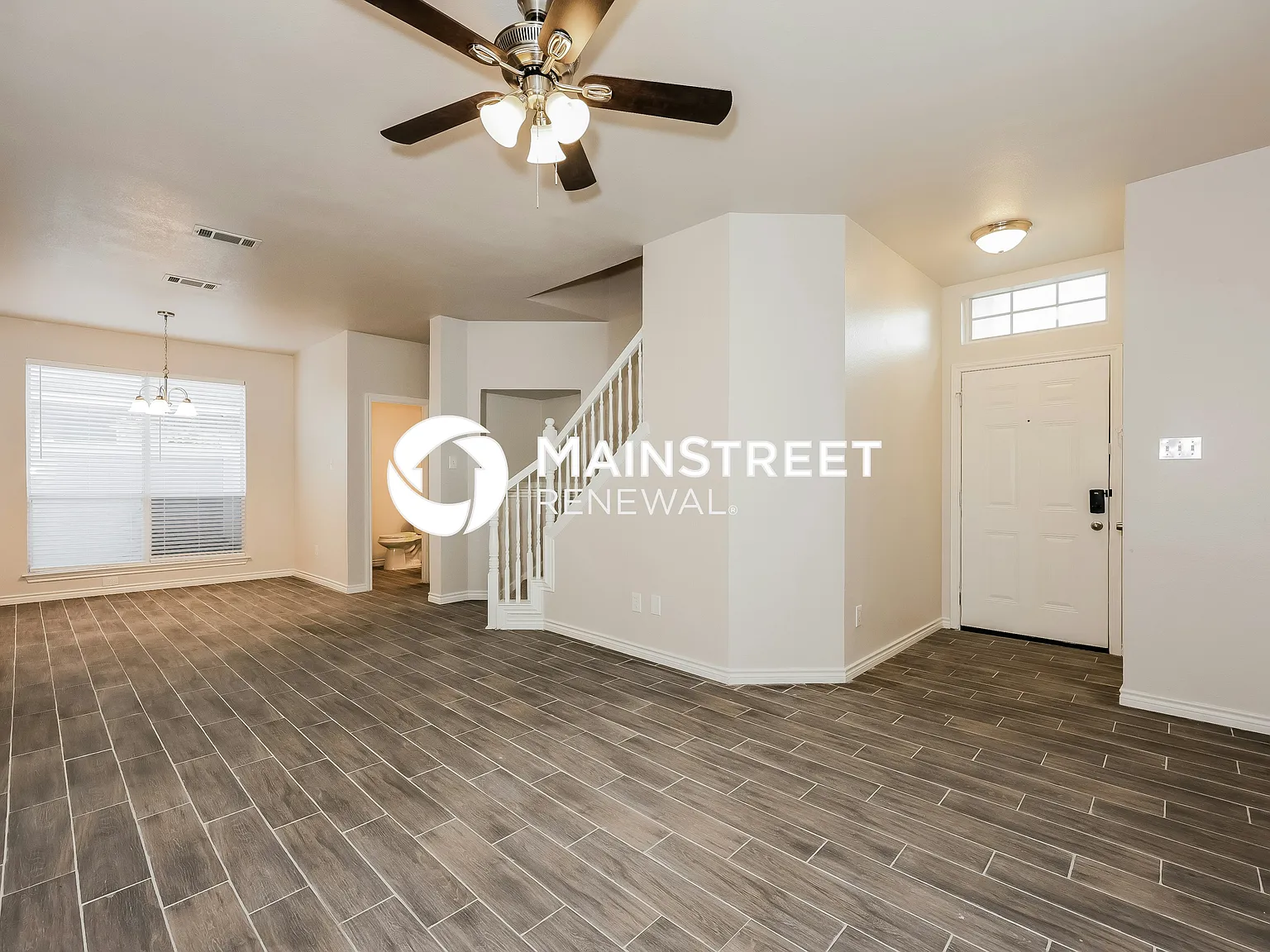 1007 Lamar Ave — Photo 3
