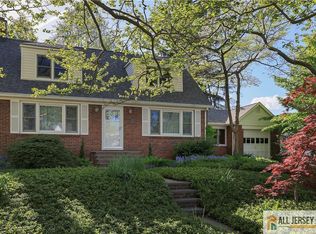 25 Voorhees Pl, Metuchen, NJ 08840