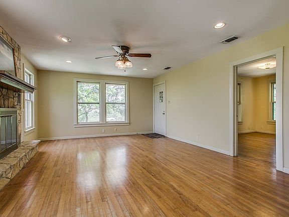 4th image of 206A W Highland Dr