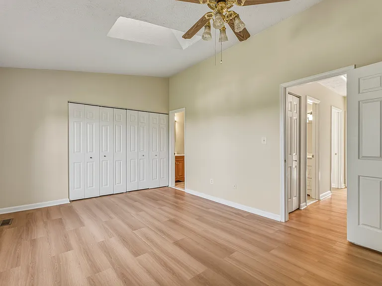 55 Oak Crest Ct — Photo 37