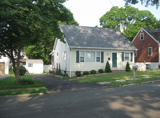 6 Bostwick Pl, New Milford, CT 06776