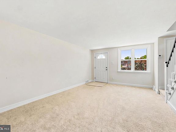 4th image of 1129 Stratford Rd