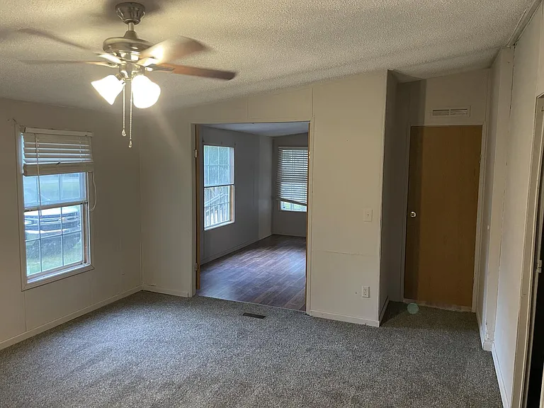 2378 Francis Marion Blvd — Photo 10