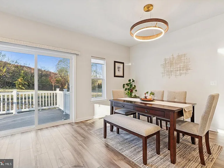 141 Four Leaf Dr — Photo 6
