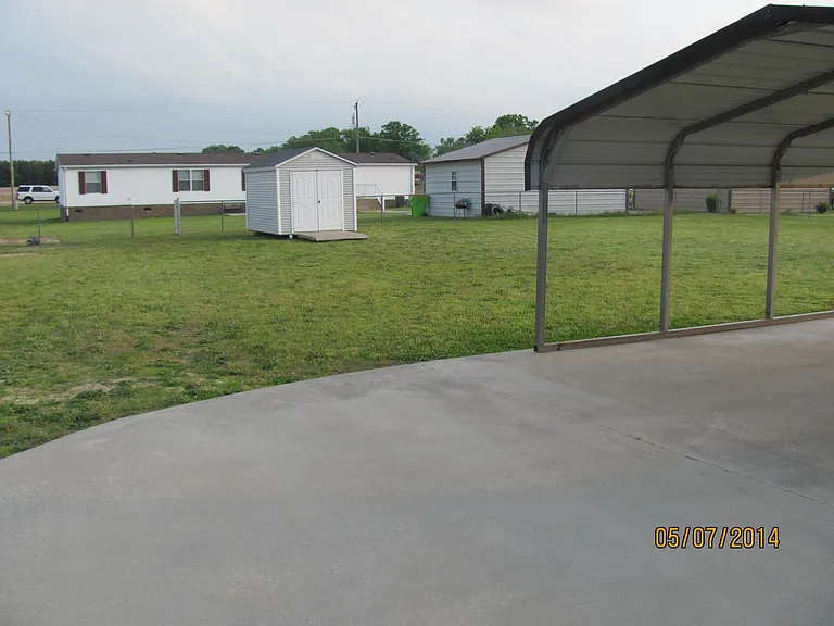 100 Farmdale Dr — Photo 3