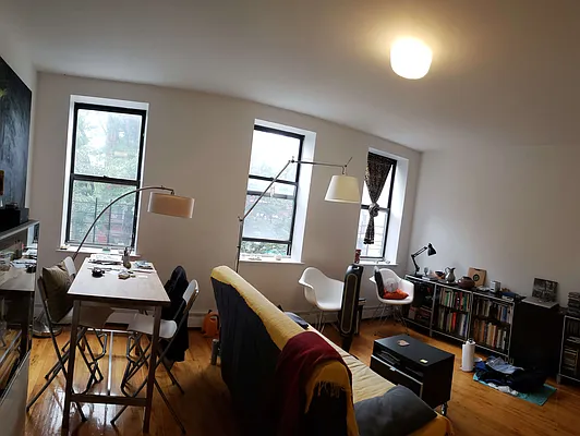 Rented by Lilia Anastasiadis, LREB | media 38