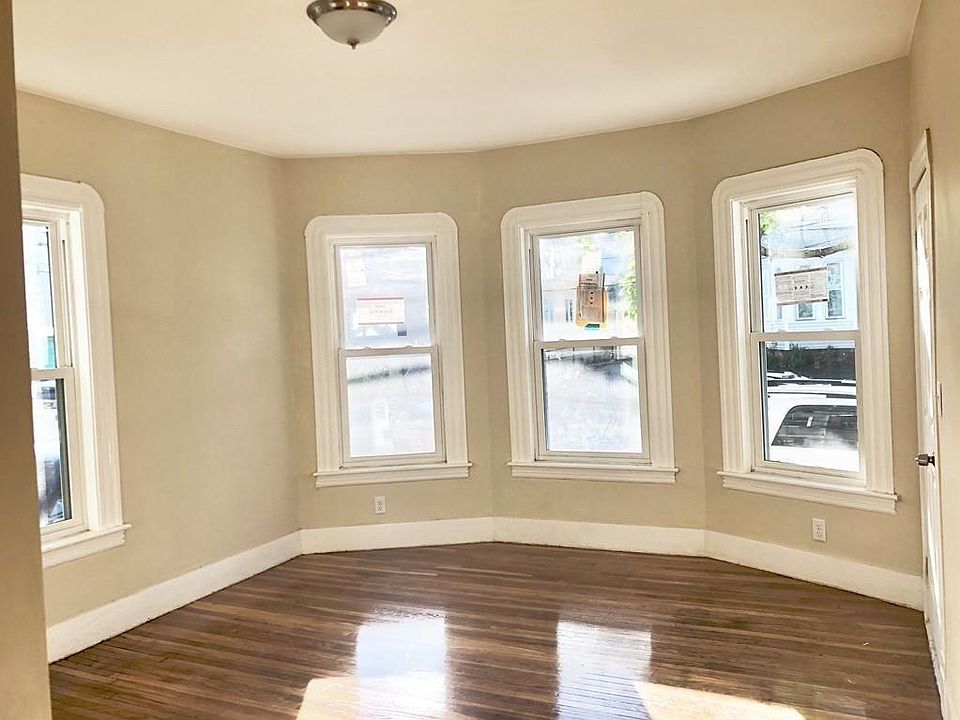 2nd image of 270 Boston St #2