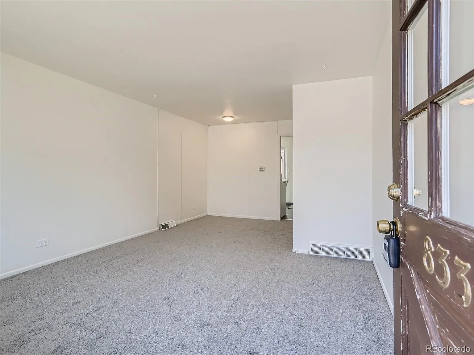 2 bed, 1100 sqft, $1,800 — Photo 2