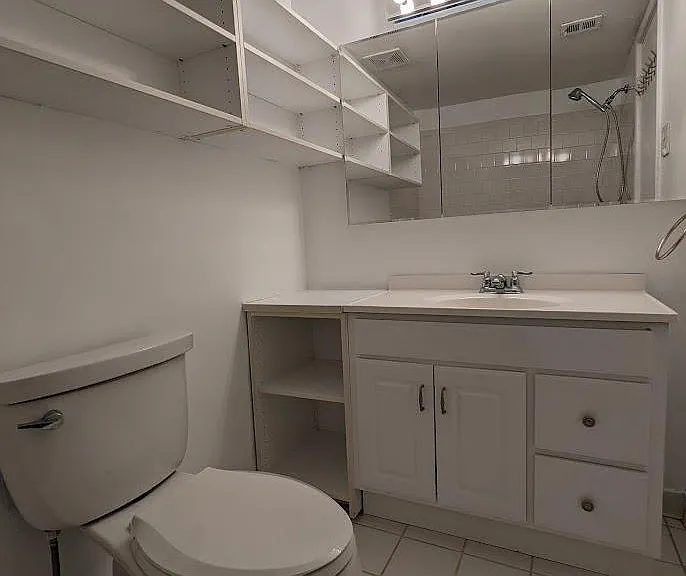 2903 Charing Cross Rd #7 — Photo 7