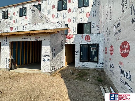 3rd image of 7135 Kentwell Ln