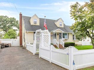 44 Cherry St, Ronkonkoma, NY 11779
