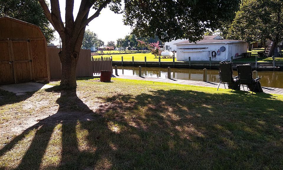 Center of lot