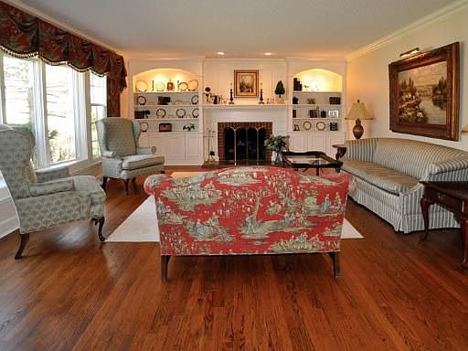 3rd image of 34 Portshire Dr