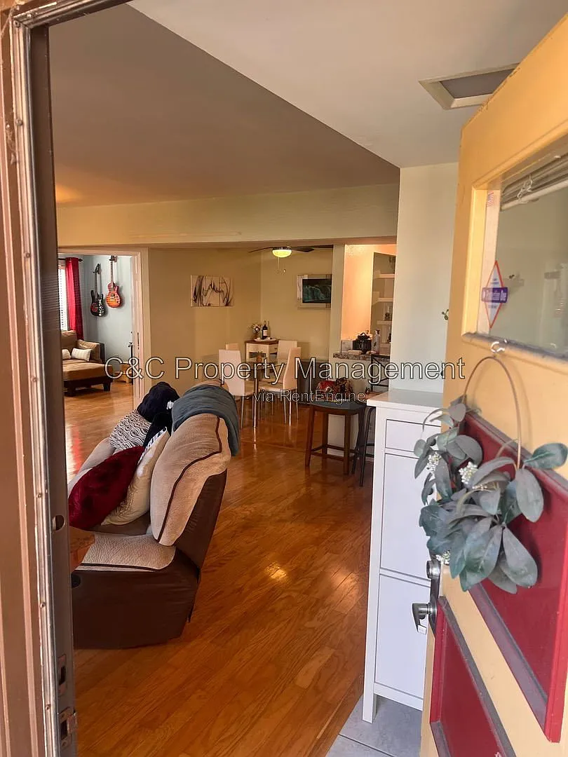 2 bed, 1.0 bath, 850 sqft, $2,995 — Photo 4