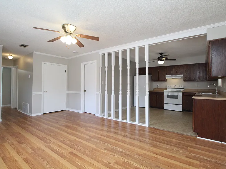 4630B Bellview Ave #B — Photo 3