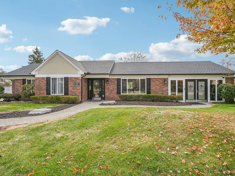 Visit our welcoming leasing office set among beautifully landscaped grounds in Canton Township, professionally operated by Highlands Vista Group.