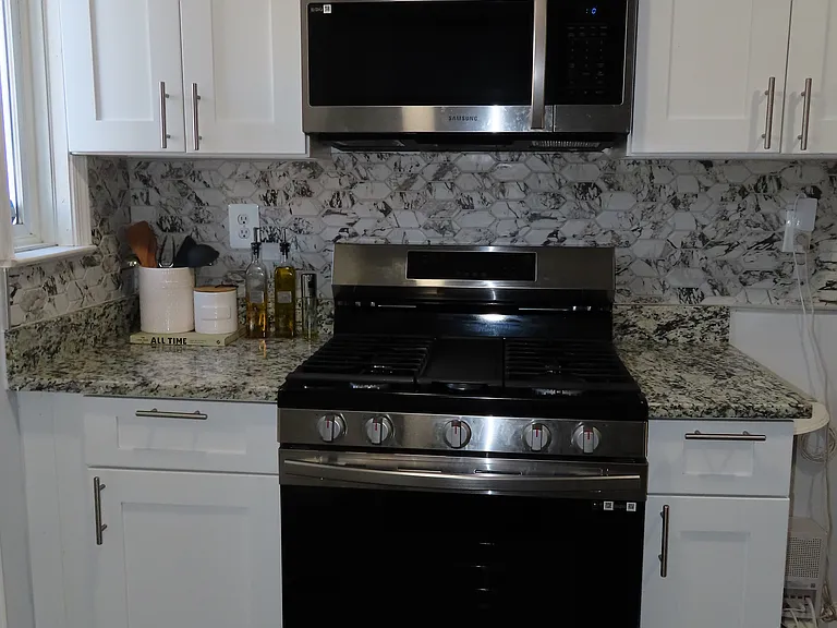 2213 13th St NE — Photo 11