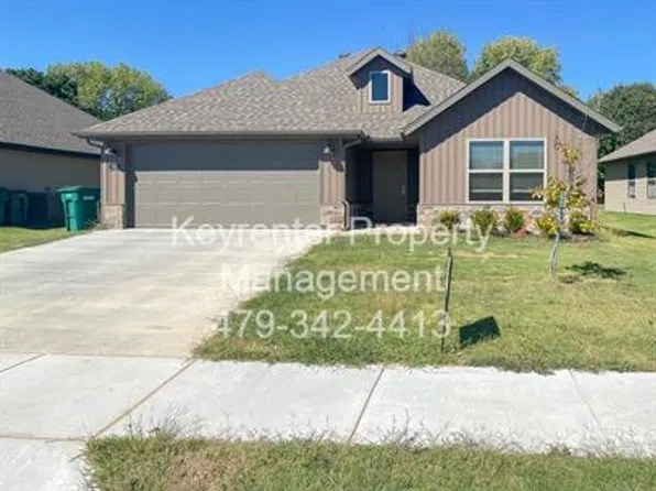 505 E Wire Ridge Dr, Rogers, AR 72758