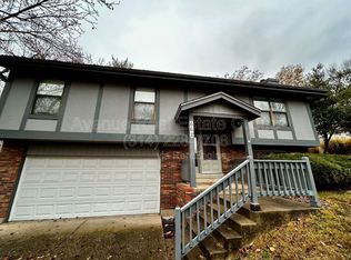 662 Lakewood Dr, Lake Saint Louis, MO 63367
