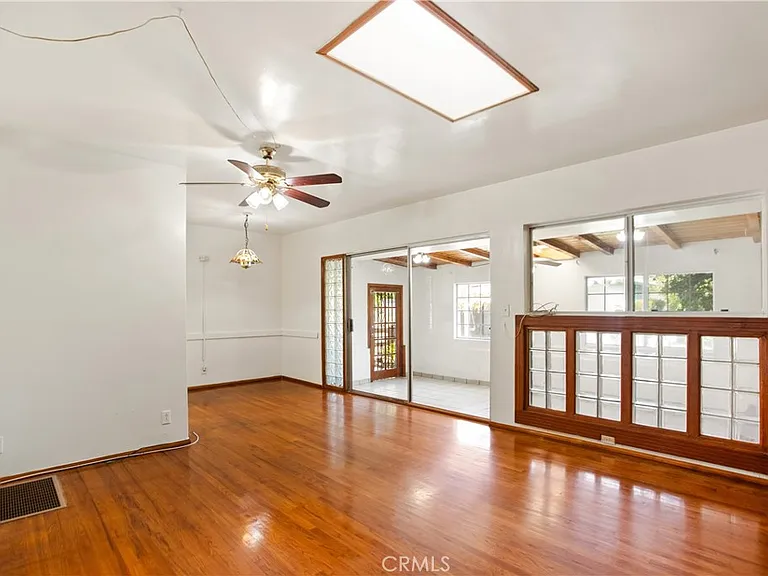 556 N Sunset Ave — Photo 7