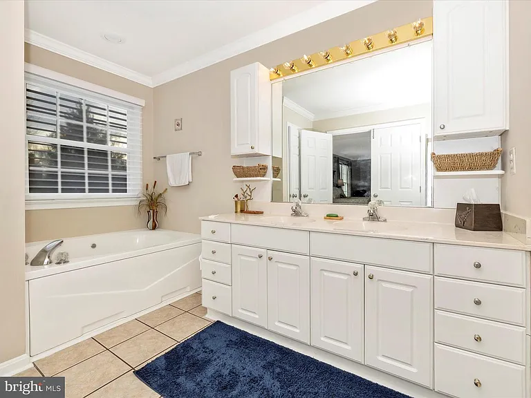 2422 Cobblestone Way — Photo 32