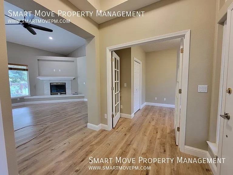 1096 N Glenabby Pl — Photo 3