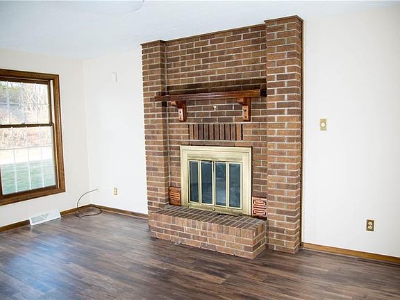 4th image of 249 Peace St