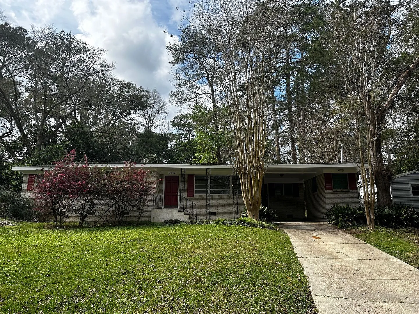 2214 Joyner Drive — Photo 1