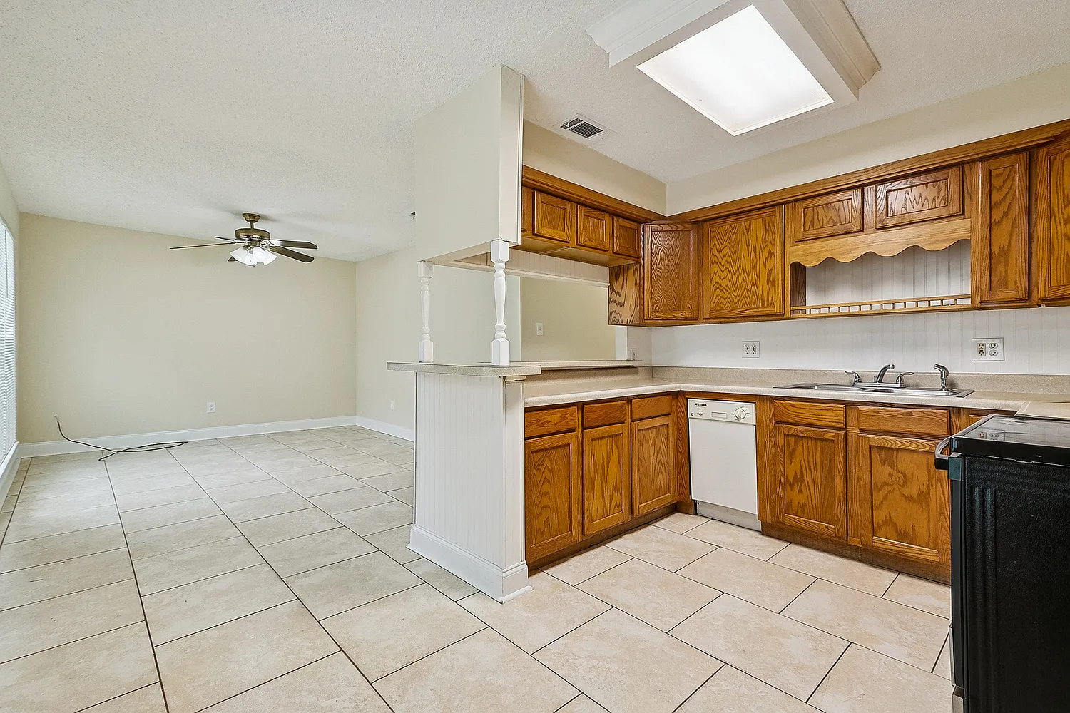 3 bed, $1,790 — Photo 3