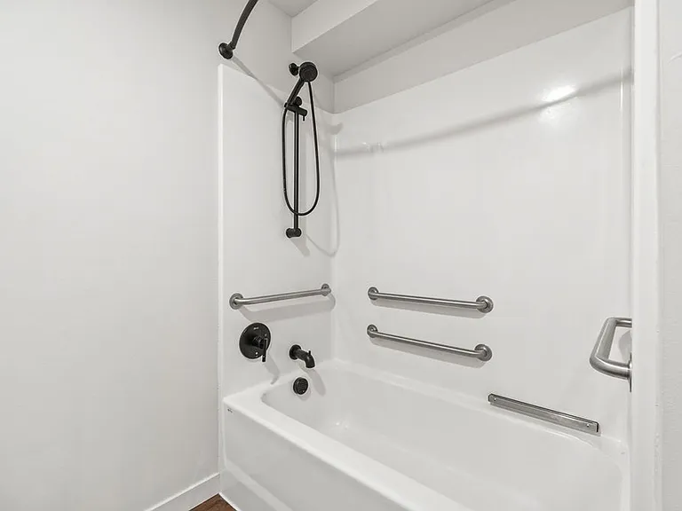 Niwa Apartments | Modern City Living in Queen Anne | Furnished Units & Move in Specials! — Photo 51