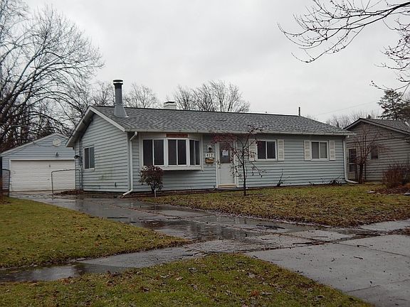 3rd image of 412 Walnut Dr