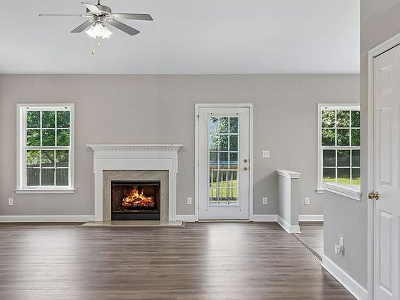 5th image of 2601 Danbury Cir