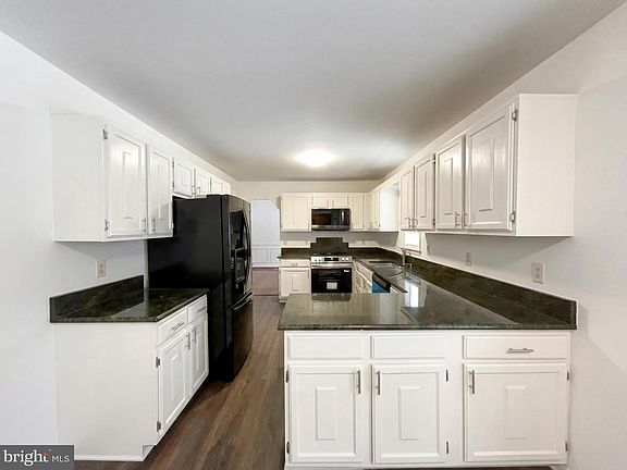 2nd image of 2304 Holly Spring Dr