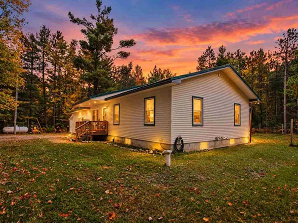 7840 Douglas Lake Rd, Pellston, MI 49769