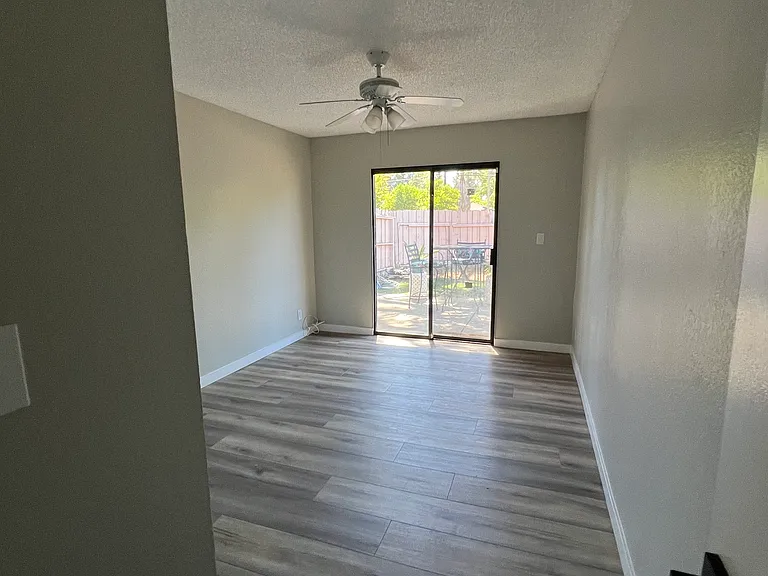 9210 Langdon Ave — Photo 19