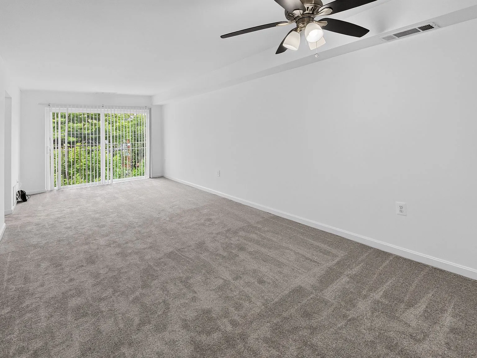 1 bed, 550 sqft, $1,155 — Photo 2