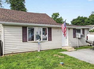 11 S 4th St, Douglassville, PA 19518