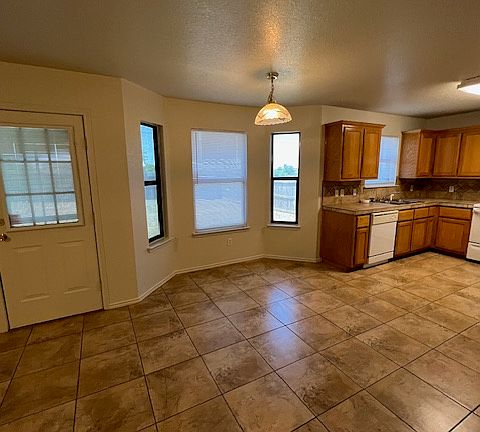 2nd image of 3209 Westwood Dr