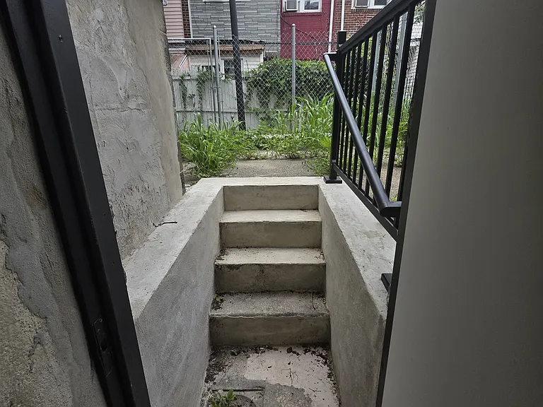 4125 Maywood St — Photo 59