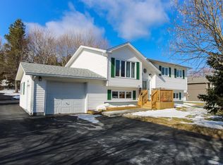 46 Monument Rd, Conception Bay South, NL A1W2A5