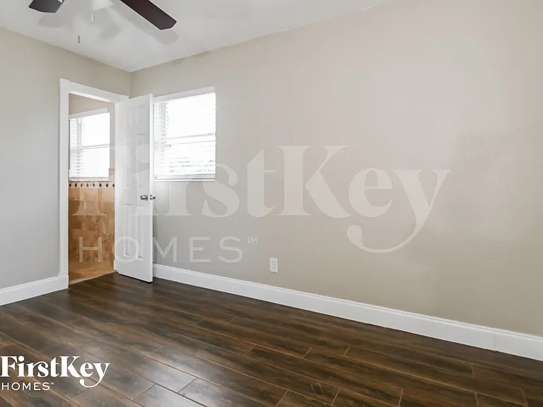 10847 Dulawan Dr — Photo 10