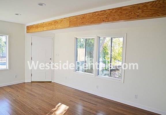 3rd image of 10917 Exposition Blvd