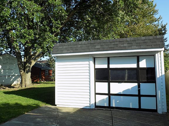 2nd image of 16399 Shelby Dr