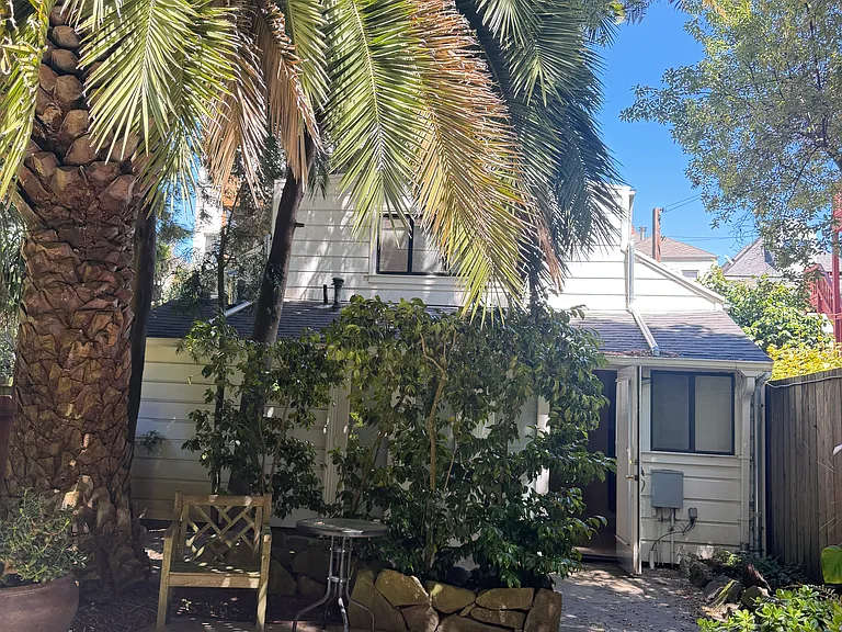 838 Shrader St — Photo 9