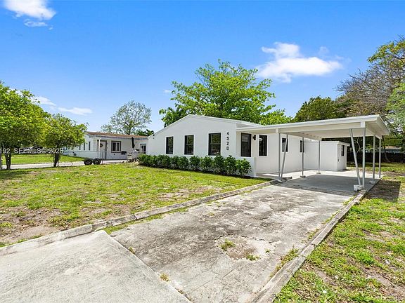 4th image of 4520 SW 33rd Dr