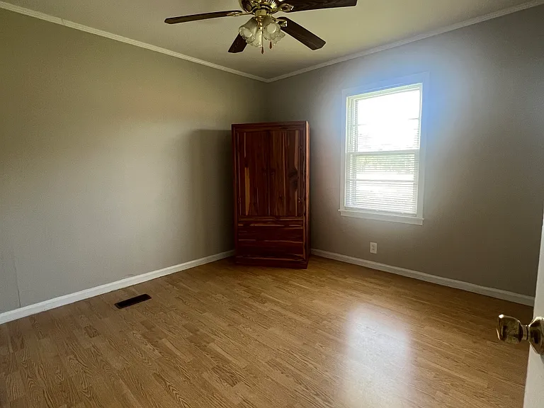 1064 Dallas Hwy — Photo 11
