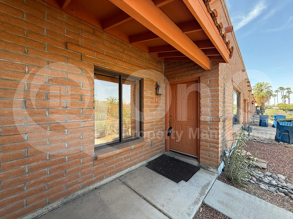 2 bed, 2.0 bath, 1571 sqft, $2,200 — Photo 3