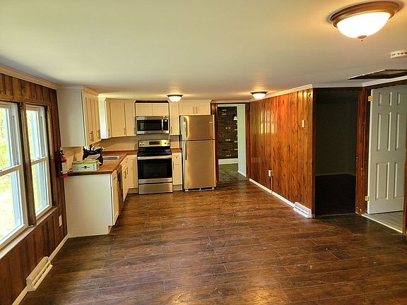3rd image of 65 Upper Lake Dr